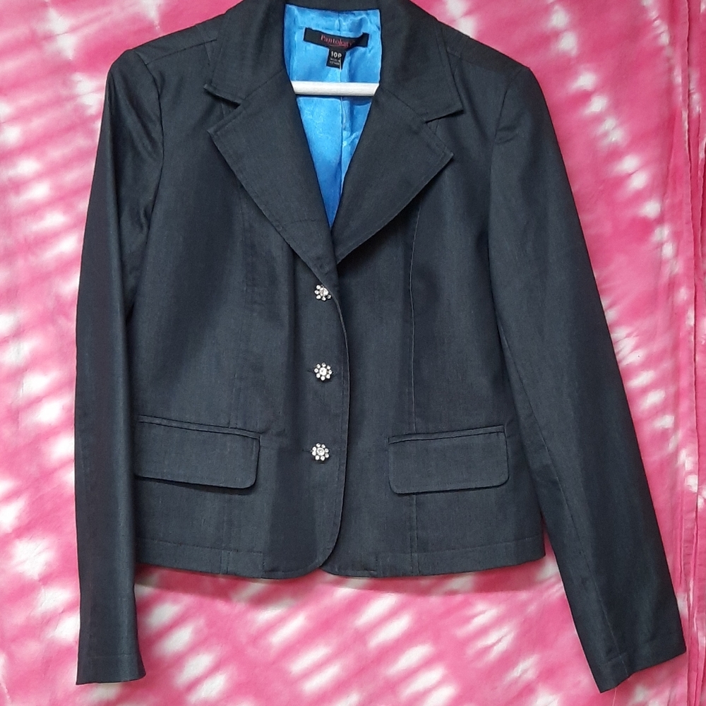 Pantaloons women's short blazer